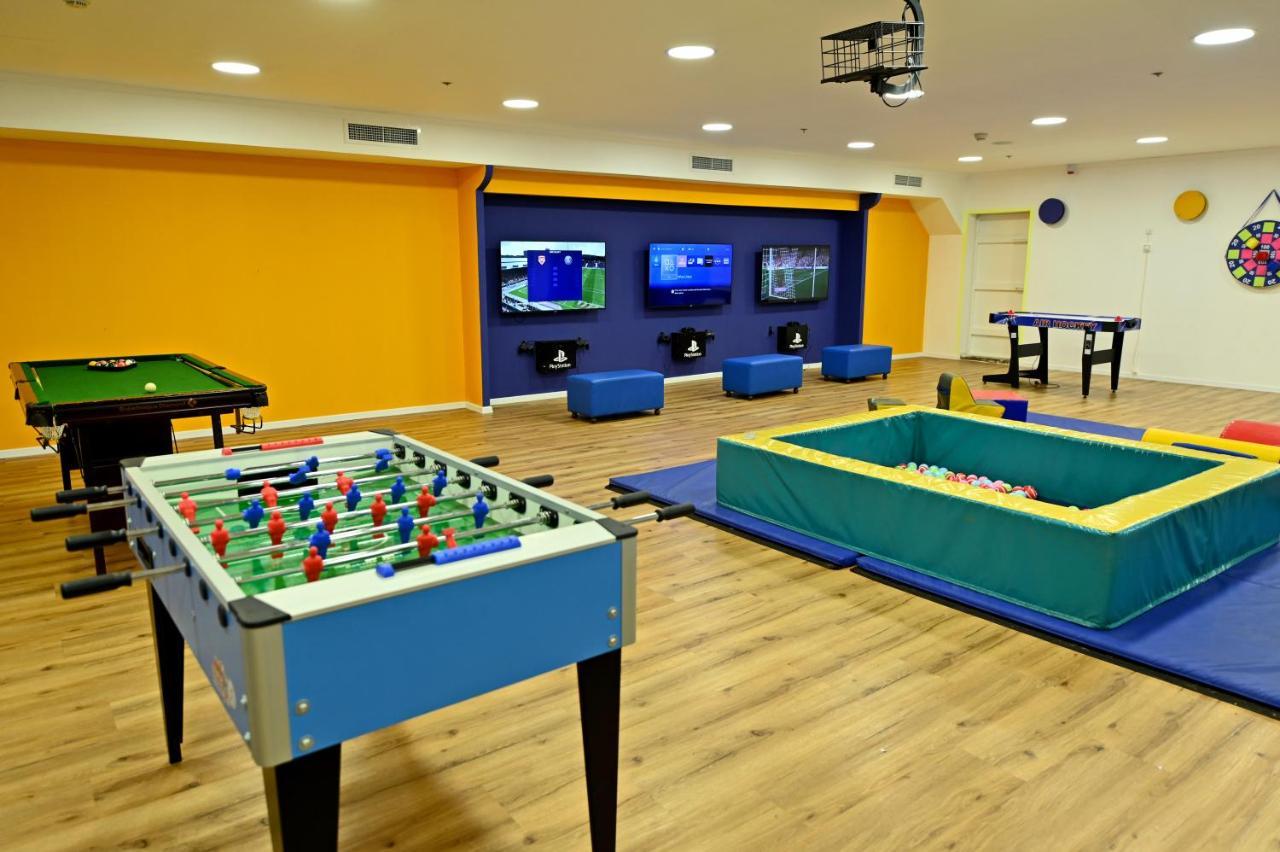 Club In *